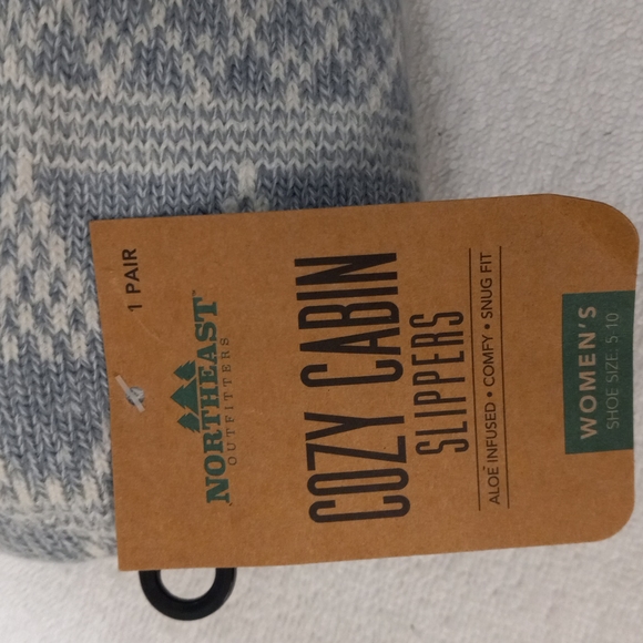 NWT  Cosy Slippers Fleese lined, Aloe Infused - Picture 3 of 4